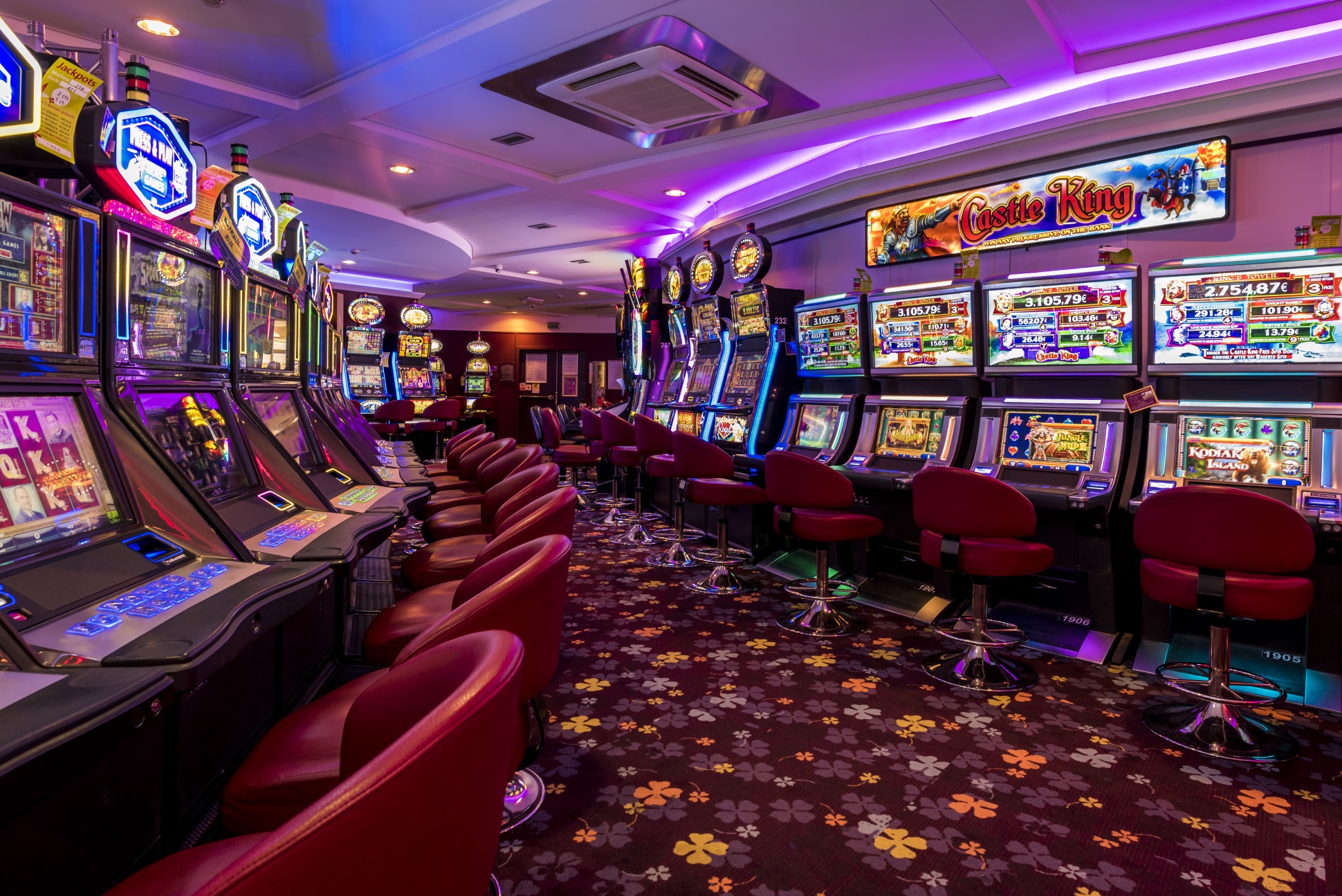 Slot